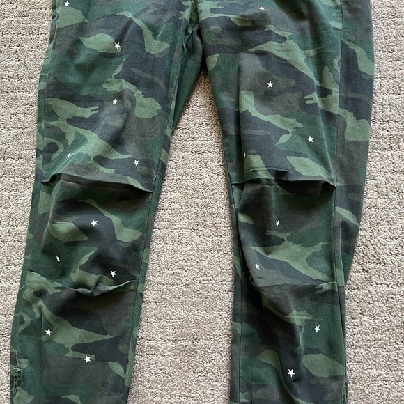 Sundry Camo Star Print Camo Joggers, 25 - Picture 6 of 12
